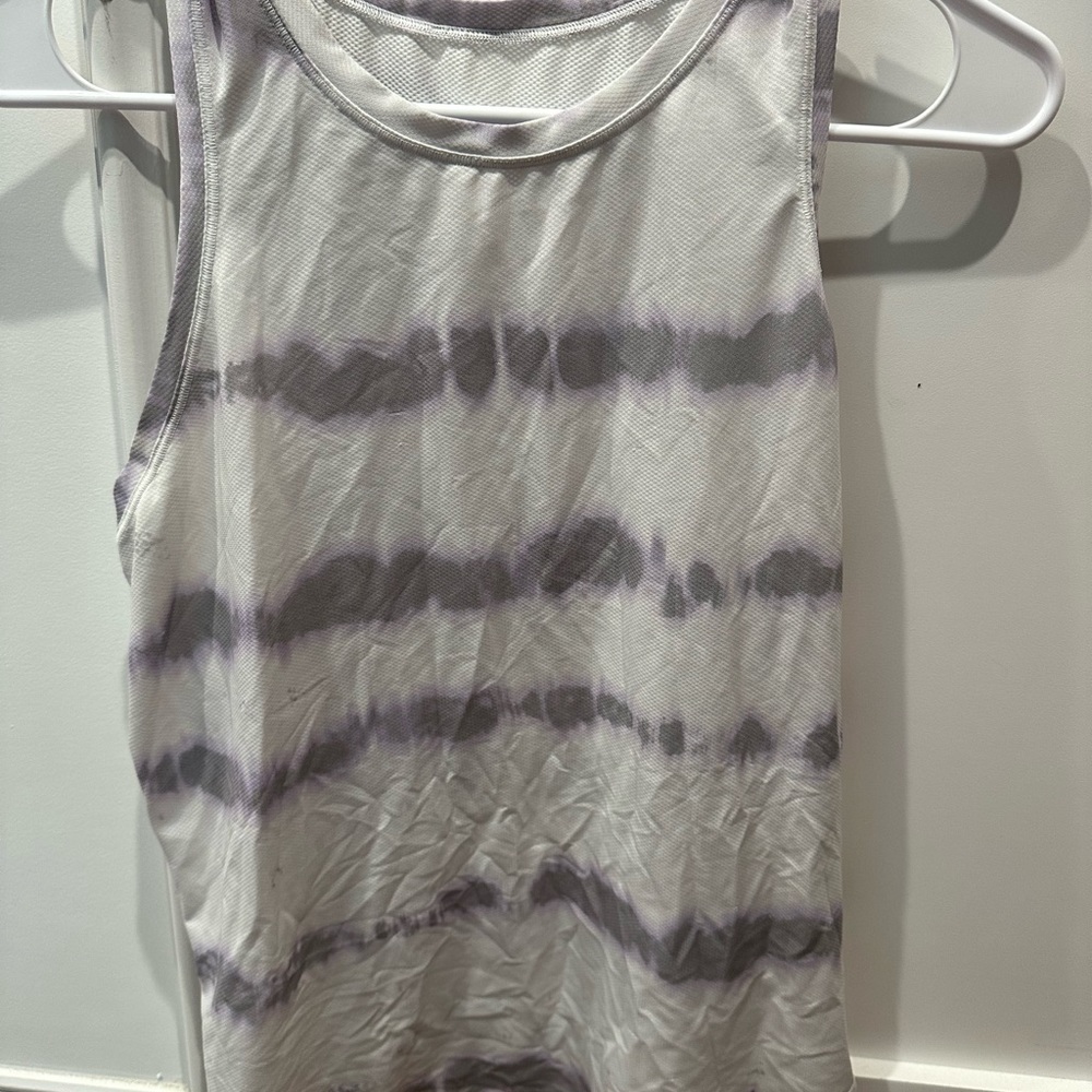 Lululemon Tank size 6